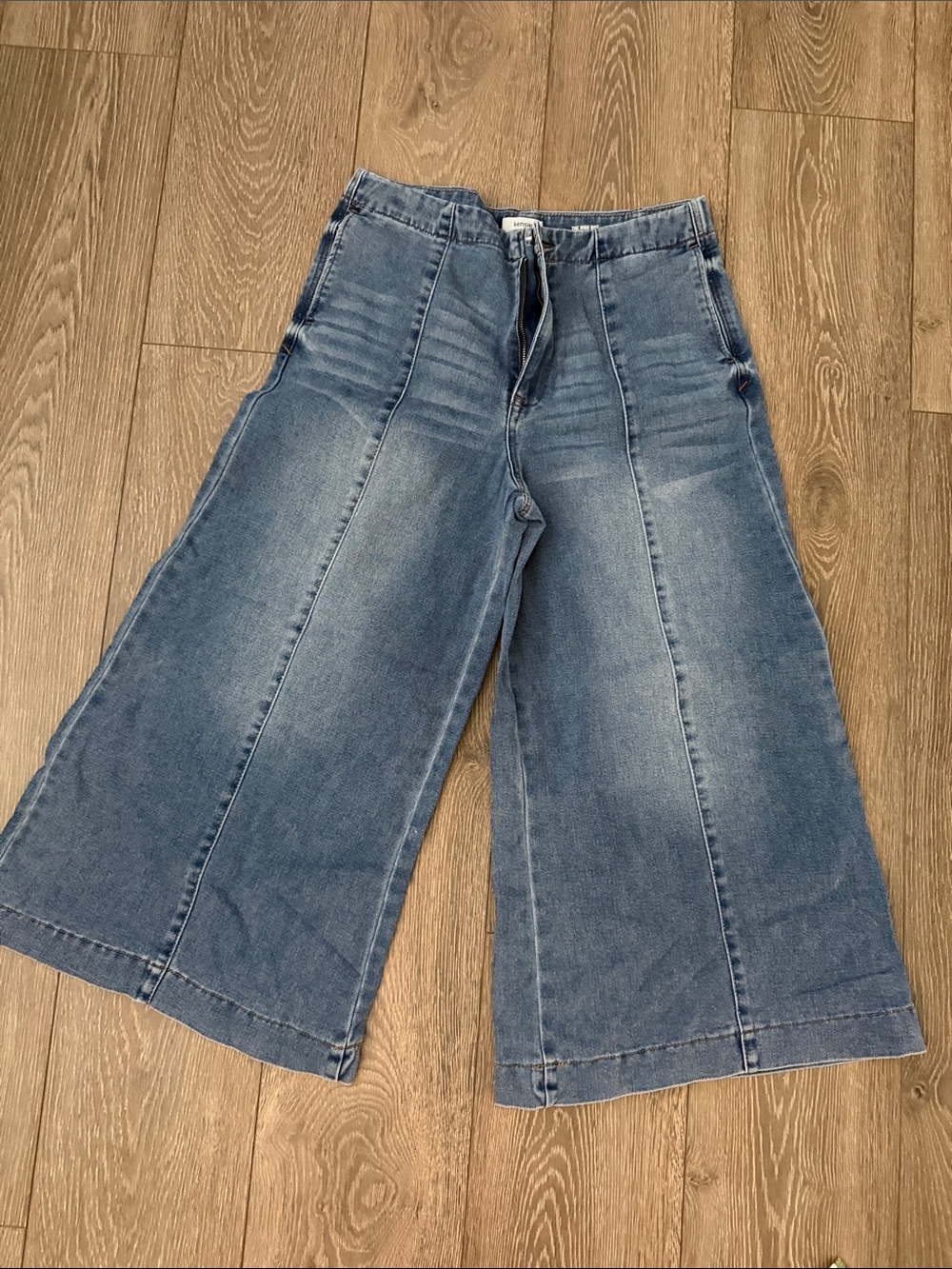 Kensie Wide-Leg Cropped Flare Jeans in Denim Blue